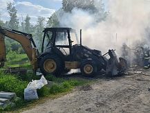 Pożar koparko-ładowarek w miejscowości Chomentowo