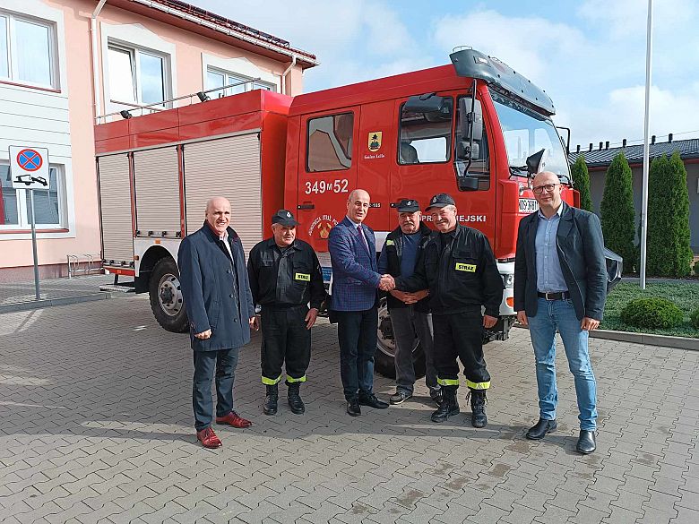 Samochód strażacki dla OSP w Jastrząbce Młodej