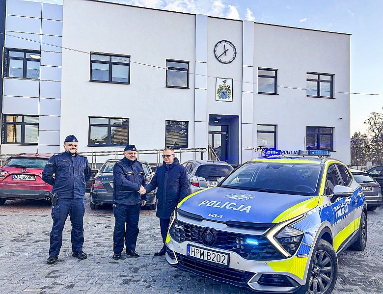 Nowy samochód dla Policji w Śniadowie